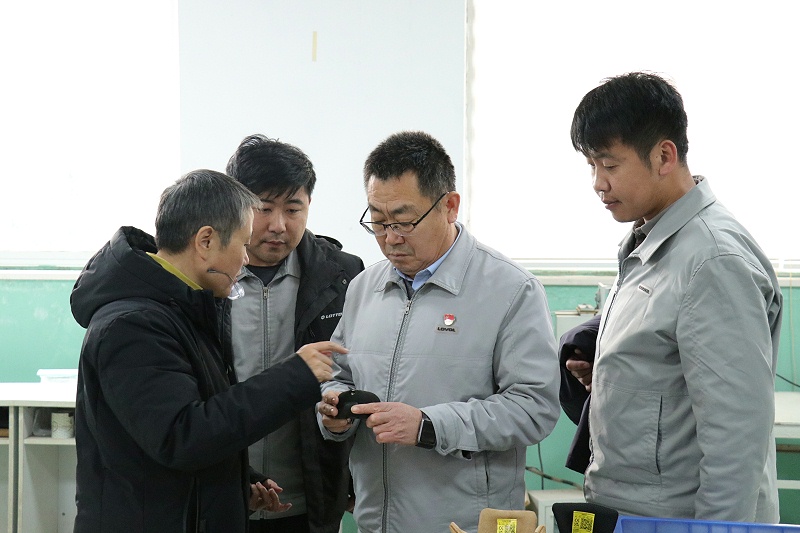 國內(nèi)著名集團蒞臨百華鞋業(yè)，攜手打造合作新篇章！