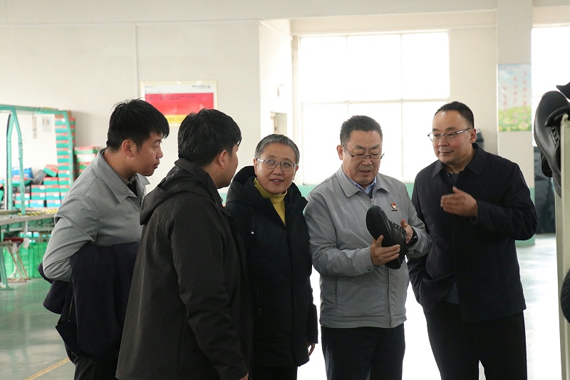 國內(nèi)著名集團蒞臨百華鞋業(yè)，攜手打造合作新篇章！